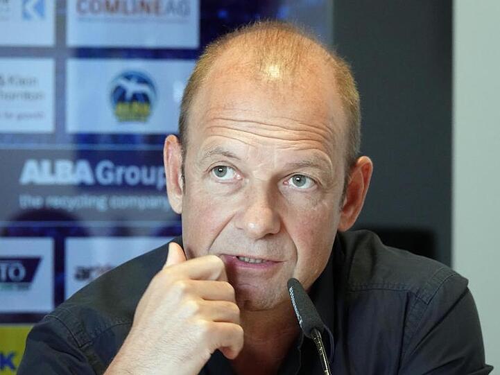 Marco Baldi, Geschäftsführer von Alba Berlin, spricht während einer Pressekonferenz zur Eröffnung der Basketball-Saison. Foto: Anne Pollmann/Archiv