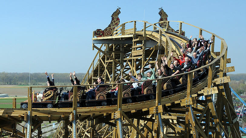 Die FC Bayern KidsClub Fußballcamps werden mit Unterstützung des Europapark Rust veranstaltet.