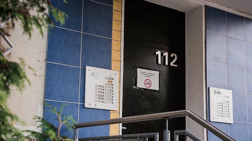 Das Mehrfamilienhaus in der Regensburger Landshuter Straße. Hier kam es zum Gewaltdelikt an der 33-jährigen Prostituierten.