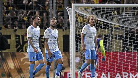 Zwischen BVB und Oldenburg - von links: Rieder, Deichmann, Verlaat.