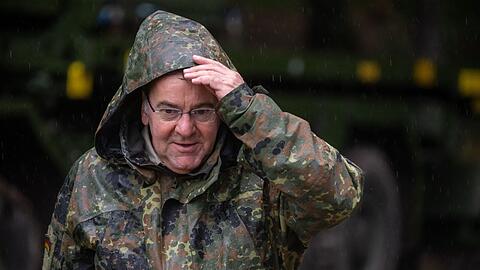 Verteidigungsminister Boris Pistorius (SPD) bei seinem Besuch der Gebirgsjägerbrigade 23.