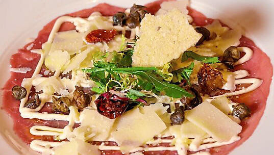 Erster Gang: Rinder-Carpaccio "Cipriani" Erster Gang: Rinder-Carpaccio "Cipriani"