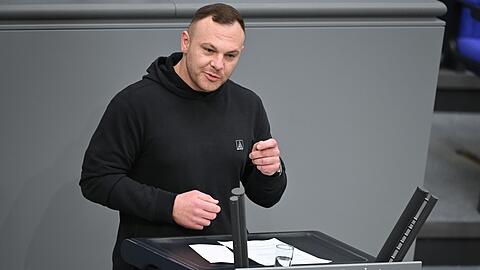 Der Linke-Politiker Cem Ince verlangt eine Erh&ouml;hung des Mindestlohns. (Archivfoto)