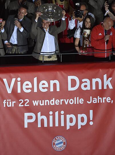 Die Bilder vom Rathausbalkon am Marienplatz.