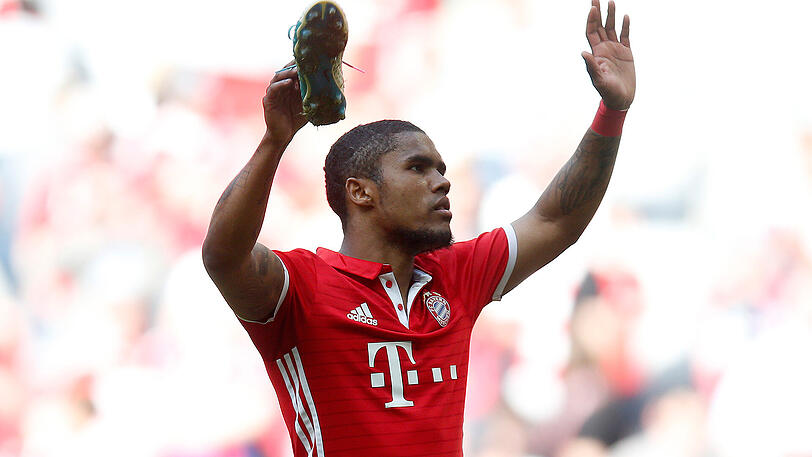 Douglas Costa verabschiedet sich in Richtung Italien.