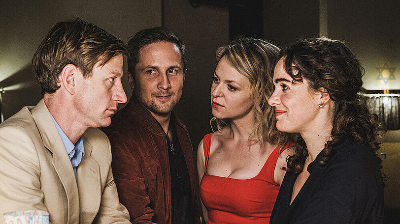"Schönes Schlamassel": Daniel (Maxim Mehmet), Tobias (Lasse Myhr), Laura (Lisa Wagner) und Anne (Verena Altenberger) sind gute Freunde.