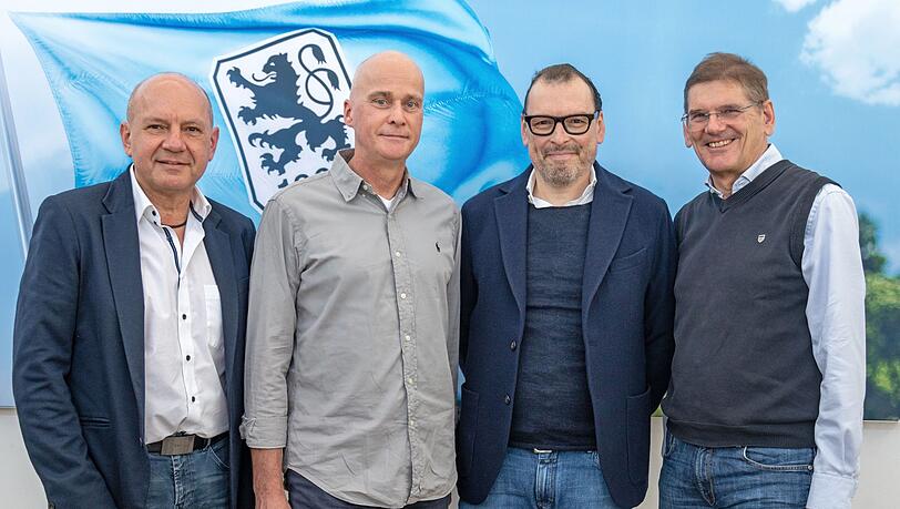 Der neue Vizepräsident Norbert Steppe, Präsident Robert Reisinger, der zweite neue Vize Karl-Christian Bay und der Bald-Ex-Vize Heinz Schmidt.