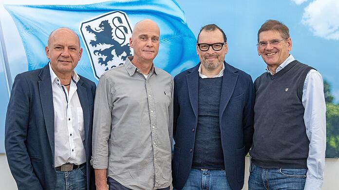 Der neue Vizepräsident Norbert Steppe, Präsident Robert Reisinger, der zweite neue Vize Karl-Christian Bay und der Bald-Ex-Vize Heinz Schmidt.