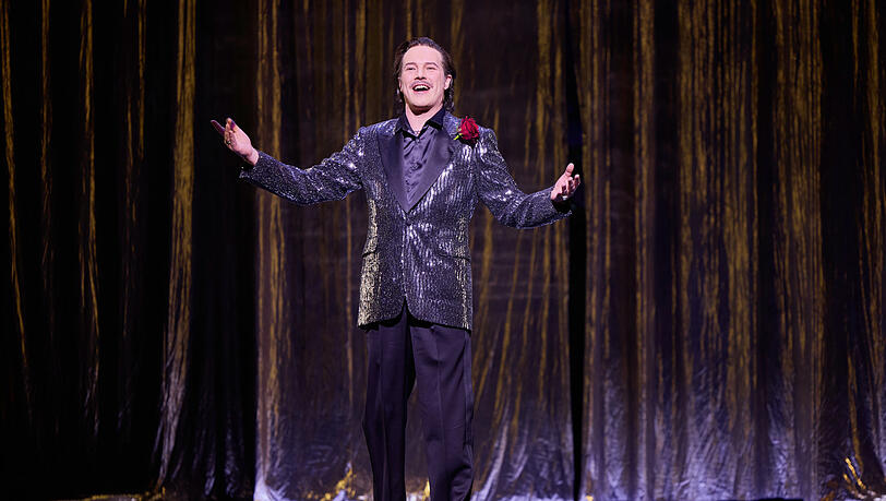 Daniel Prohaska (Georges) als Georges. Daniel Prohaska (Georges) als Georges.