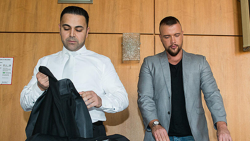 Kollegah vor dem Landgericht Laufen. Kollegah vor dem Landgericht Laufen.