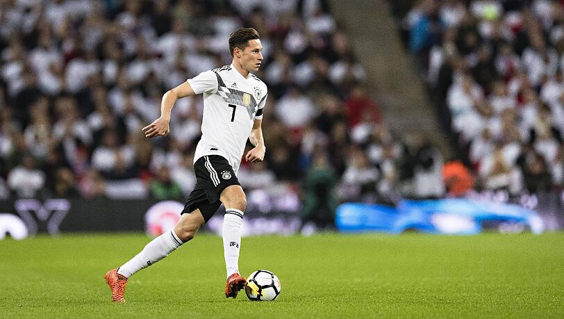 Julian Draxler im Trikot der Nationalmannschaft. Julian Draxler im Trikot der Nationalmannschaft.