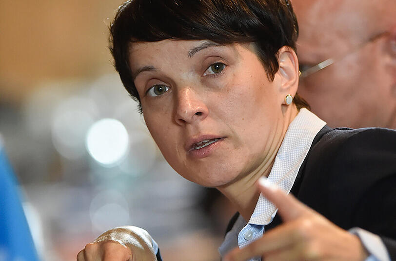 AfD-Chefin Frauke Petry hat Verständnis dafür, dass sich immer mehr Menschen in Deutschland Waffen zulegen.