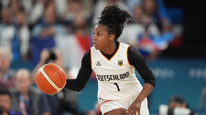 Die deutschen Basketballerinnen um Alexis Peterson haben den Einzug ins Halbfinale klar verpasst. Die deutschen Basketballerinnen um Alexis Peterson haben den Einzug ins Halbfinale klar verpasst.