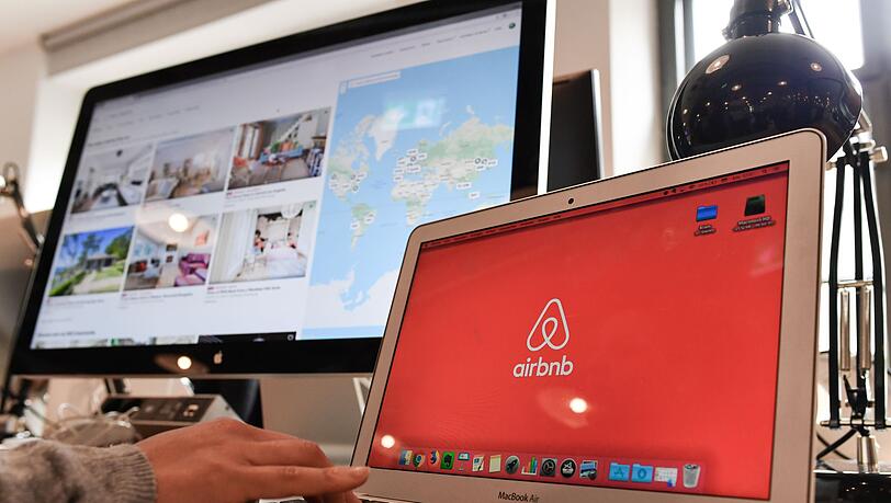 Das neue Registrierungsverfahren soll Bayerns Kommunen bessere Einblicke in den Markt der Online-Unterkunftsvermittler bieten - dadurch soll der Verlust von Wohnraum zugunsten von Ferienwohnungen verhindert werden. (Illustration)