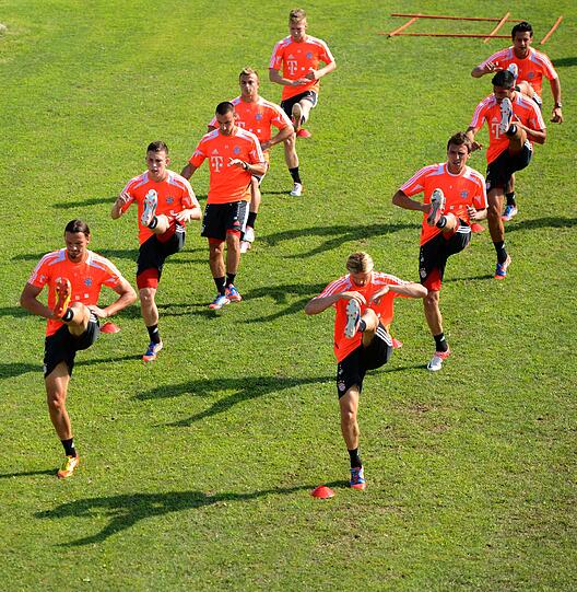 Den Donnerstagnachmittag gibt Trainer Heynckes seinen Spielern frei. Am Mittwoch mussten sie dafür bei strahlendem Sonnenschein ordentlich schwitzen - und nahmen's gelassen.