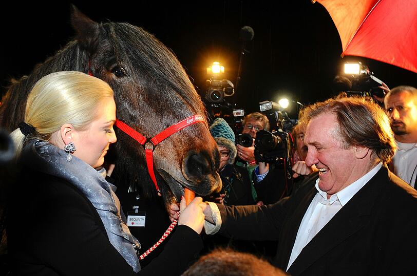 ... am Ende wird die Karotte dann aber doch nicht verschmäht - zur Freude von Gerard Depardieu