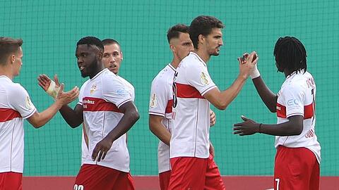 Der VfB Stuttgart setzte sich beim Drittligisten Hansa Rostock nur knapp durch.