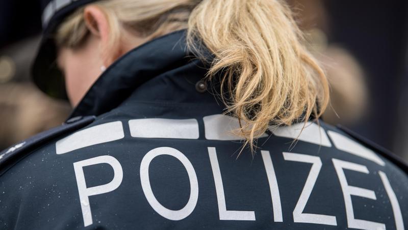 Gegen den 17-jährigen Angreifer wird nun wegen Körperverletzung und Nötigung ermittelt. (Symbolbild) Gegen den 17-jährigen Angreifer wird nun wegen Körperverletzung und Nötigung ermittelt. (Symbolbild)