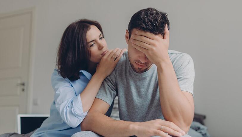 Peggy Elfmann rät: "Angehörige sollten ihren Partner oder ihre Partnerin bei einer Depression zur Therapie ermutigen." Peggy Elfmann rät: "Angehörige sollten ihren Partner oder ihre Partnerin bei einer Depression zur Therapie ermutigen."