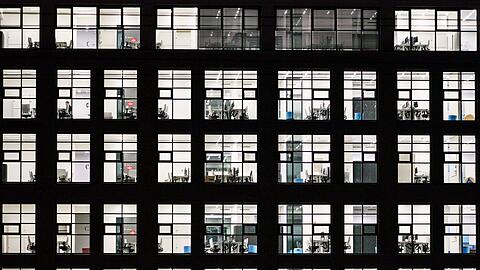 Büros im Europaviertel: Die Mieten von Gewerbeimmobilien in Frankfurt ziehen wieder an. (Archivbild)