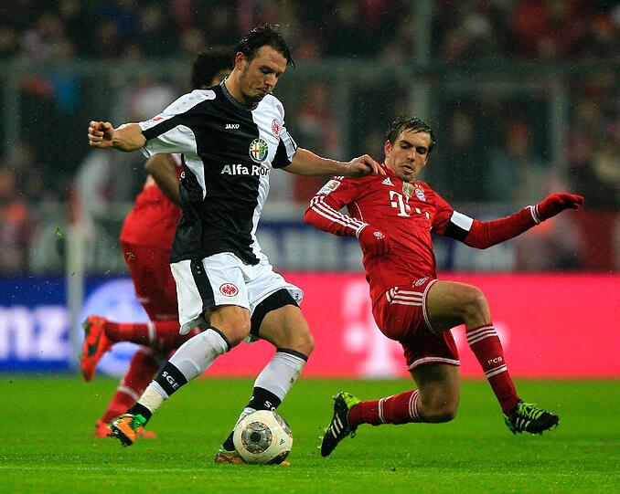 PHILIPP LAHM - NOTE 2 - Lunge des Bayern-Spiels. Regelte routiniert den Verkehr vor der Abwehr. Oft eingebunden, spielte viel quer. Souverän.