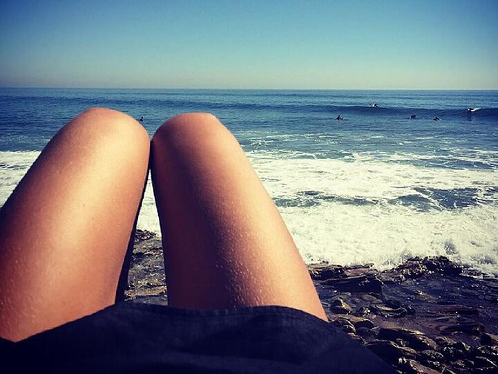 Ein harmloses Strand-Foto? Nicht unbedingt!