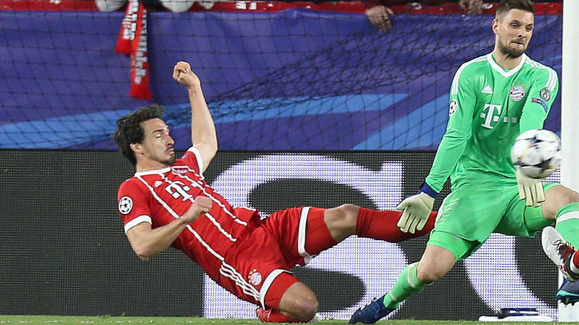 Mats Hummels: Note 3. Liebt Spiele in hitziger Atmosphäre. Behielt den Kopf oben, meist mit Übersicht. Ein paar Fehlpässe hatte er in seinem System beim Spielaufbau.
