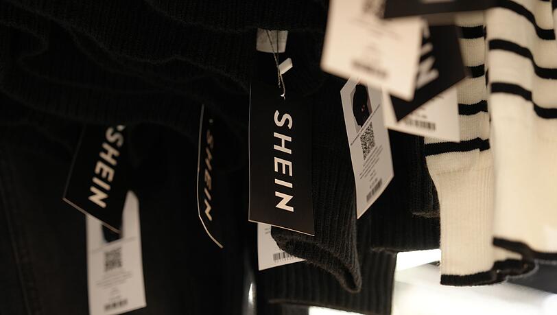 Frankreich hat am Pariser Flughafen eine Großkontrolle von Shein-Lieferungen gestartet (Archivbild). Frankreich hat am Pariser Flughafen eine Großkontrolle von Shein-Lieferungen gestartet (Archivbild).