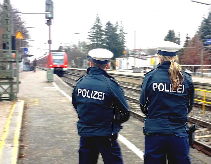An der S-Bahnhaltestelle in Puchheim kam es am Donnerstag zu einer Auseinandersetzung zwischen einem Schwarzfahrer und Kontrolleuren.