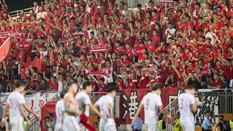Falls das Gesetz wie geplant verabschiedet wird, könnte es der Gewohnheit örtlicher Fußballfans ein Ende setzen, die Hymne auszubuhen. Falls das Gesetz wie geplant verabschiedet wird, könnte es der Gewohnheit örtlicher Fußballfans ein Ende setzen, die Hymne auszubuhen.