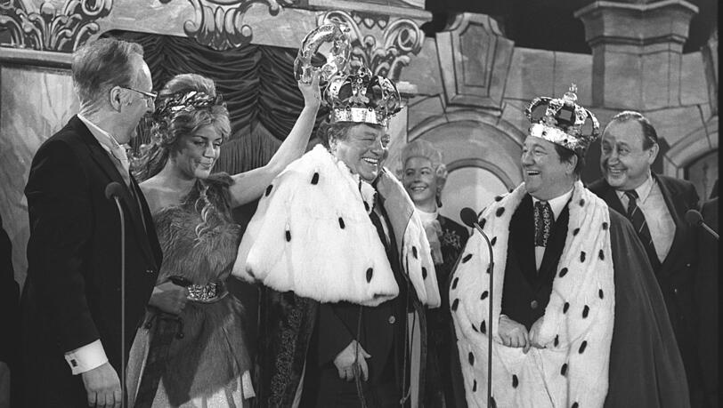 Auf dem Nockherberg wurde Franz Josef Strauß schon 1983 zum bayerischen Monarchen gekürt. Auf dem Nockherberg wurde Franz Josef Strauß schon 1983 zum bayerischen Monarchen gekürt.