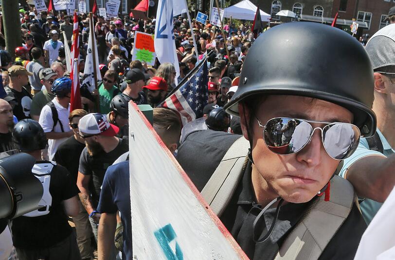 Gewalteskalation zwischen Rechten und Gegendemonstranten in den USA. Die Bilder.