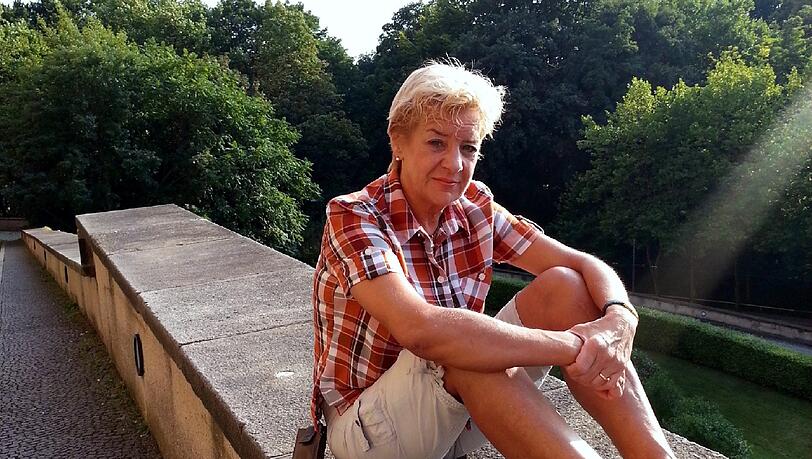 Heike Heidenreich auf der Mauer des Bayerischen Landtags. Heike Heidenreich auf der Mauer des Bayerischen Landtags.