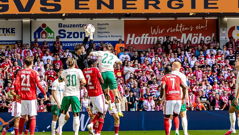 Energie Cottbus beherrschte Fürth nur in der ersten halben Stunde. Energie Cottbus beherrschte Fürth nur in der ersten halben Stunde.