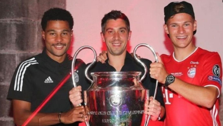 Marco Neppe (M.), hier nach dem Champions-League-Sieg mit Serge Gnabry (l.) und Joshua Kimmich, wird Technischer Direktor beim FC Bayern. Marco Neppe (M.), hier nach dem Champions-League-Sieg mit Serge Gnabry (l.) und Joshua Kimmich, wird Technischer Direktor beim FC Bayern.