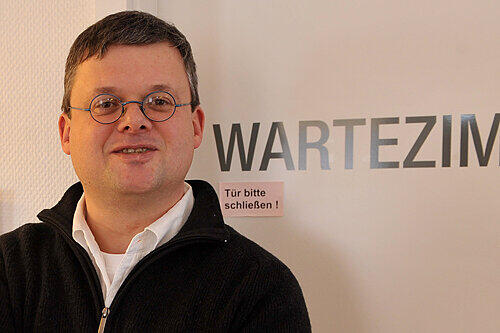 &bdquo;Wir sind dann bald weg&ldquo;: HNO-Arzt Jürgen Burgmayr schließt heute seine Praxis. Bessert sich die Situation nicht, ist die Existenz von Facharzt-Praxen gefährdet.