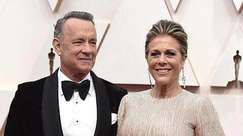 Tom Hanks und Ehefrau Rita Wilson bei der Oscar-Verleihung. Beide haben sich mit dem Corona-Virus infiziert.