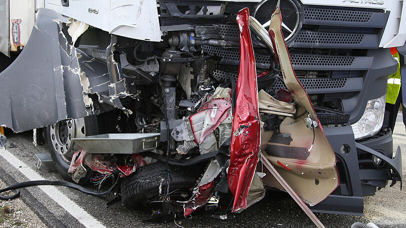 Der schwere Unfall ereignete sich gegen 16.30 Uhr auf der Flughafentangente zwischen dem Anschluss zur A94 und Markt Schwaben.