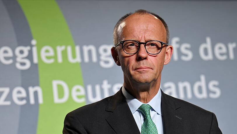 Bundeskanzler Friedrich Merz sagt Ostdeutschland weitere Unterstützung bei Infrastrukturinvestitionen zu.