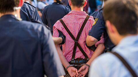 Störenfriede auf dem Oktoberfest landen zunächst auf der Wiesnwache.