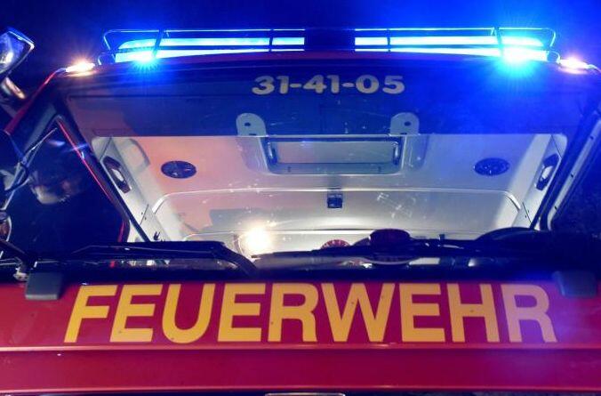 In beiden Fällen konnten die Flammen durch den beherzten Einsatz der Feuerwehr unter Kontrolle gebracht werden. (Symbolbild)