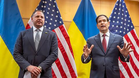 Die Ukraine könnte US-Außenminister Marco Rubio zufolge mehr Bedenkzeit bekommen. Die Ukraine könnte US-Außenminister Marco Rubio zufolge mehr Bedenkzeit bekommen.
