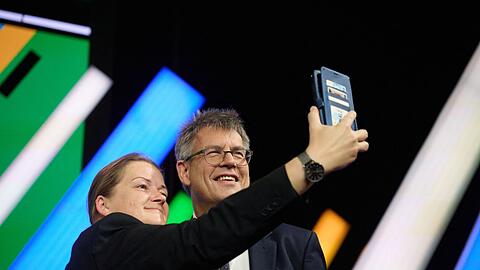 DOSB-Pr&auml;sident Thomas Weikert (r) er&ouml;ffnete die Mitgliederversammlung.