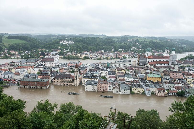 Land unter! So sieht es dezeit in der Altstadt von Passau aus. Die Bilder