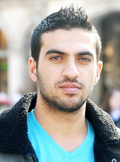 ShayMeshulam (24),
Security-Angestellter: &bdquo;Ich
habe keine Kinder, weil ich
noch zu jung bin. Später
möchte ich eine Familie
gründen. Um Kinder in die
Welt zu setzen, braucht
man aber eine finanzielle
Sicherheit: Deshalb will
ich erst noch studieren.&ldquo;