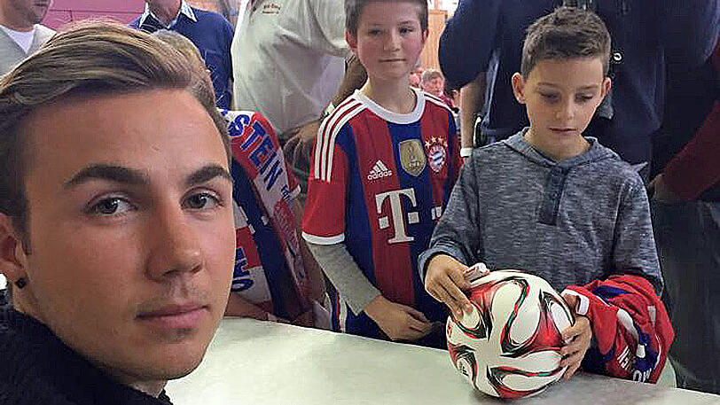 Mario Götze stattete den Red Stars Attenhausen einen Besuch ab