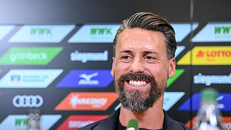 Sandro Wagner will seine erste Trainerstation in der Bundesliga demütig angehen.
