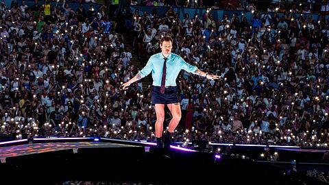 Harry Styles hat mit zw&ouml;lf Konzerten im Wembley-Stadion Geschichte geschrieben.