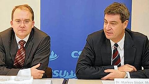 Wollen am Sonntag ein paar klare Worte vom Oberbürgermeister hören: Fraktions-Chef Sebastian Brehm (li.) und Bezirks-Chef Markus Söder.