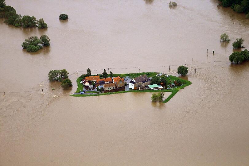 Die Jahrhundert-Flut: Die bewegenden Hochwasser-Bilder.
